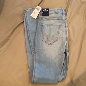 Hollister skinny jeans size 0S. NWT
